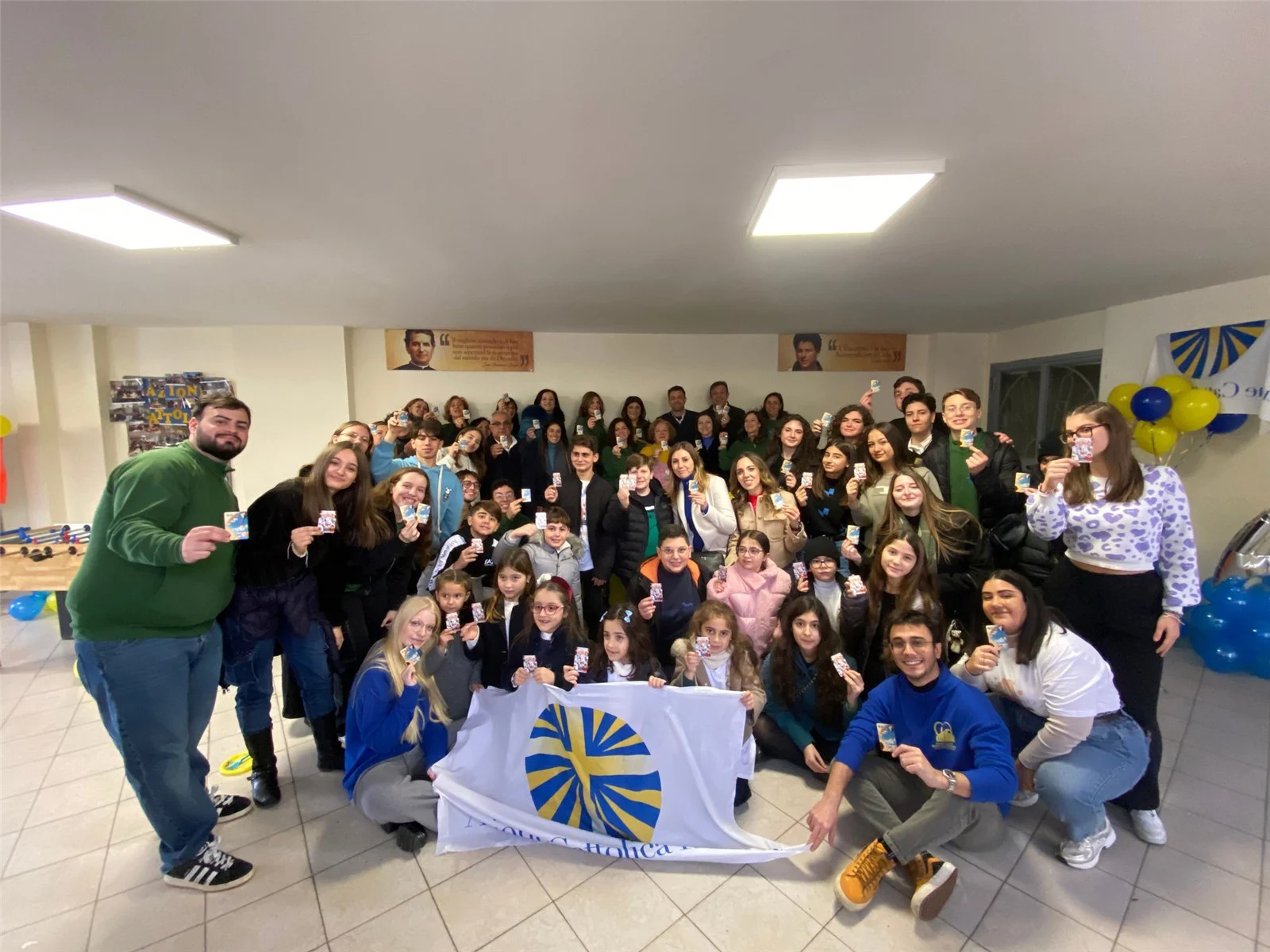 Il gruppo di Azione Cattolica riunito per il tesseramento in parrocchia